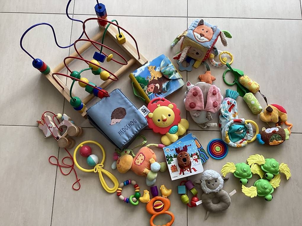 Giocattoli: À donner jouets pour bébé – Usato da Prangins venduto da ann_5ngr