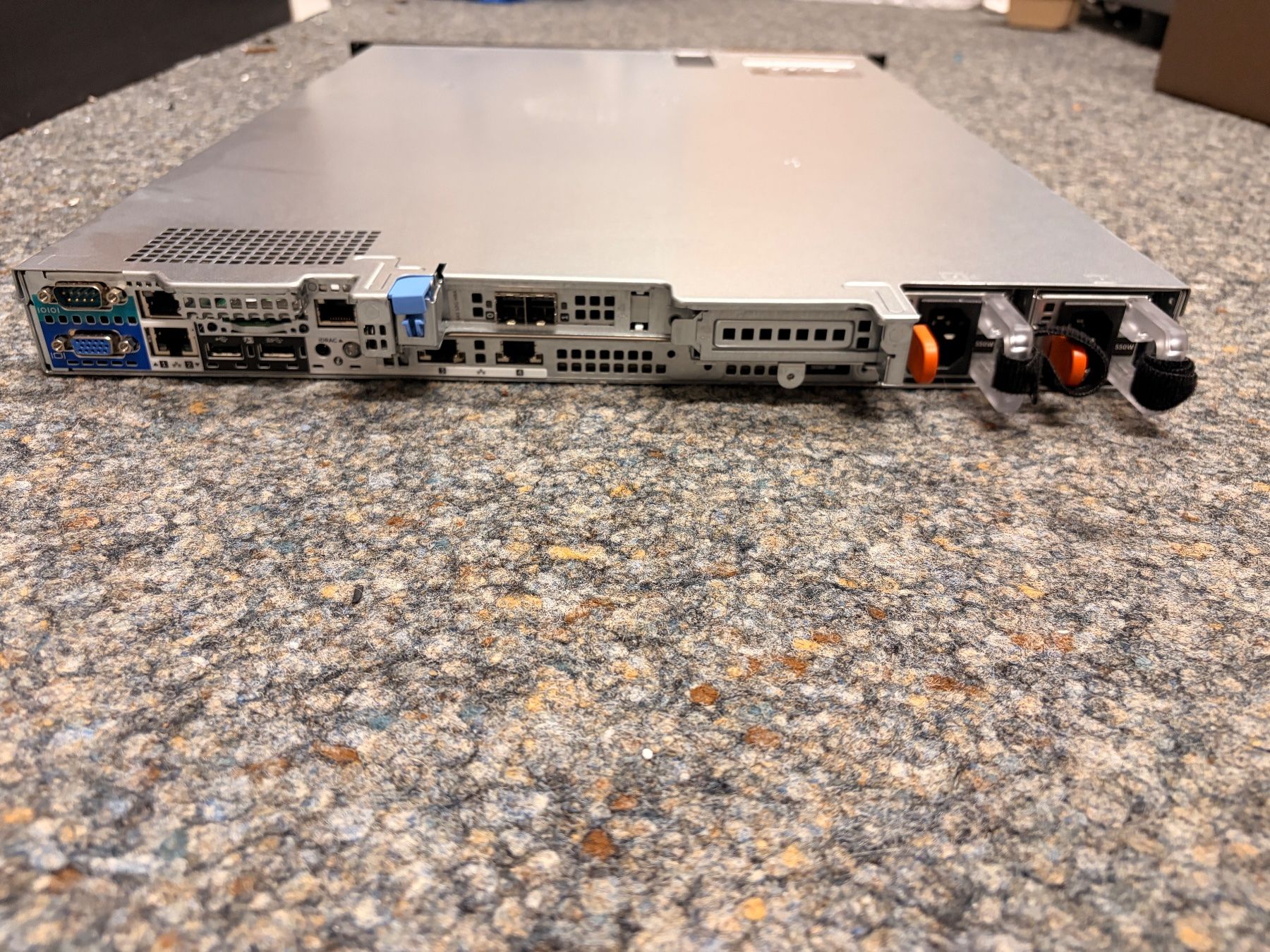 Dell Serveurs: Dell Power Edge R430 Rack Server – D'occasion à Binningen par Doomloop 1