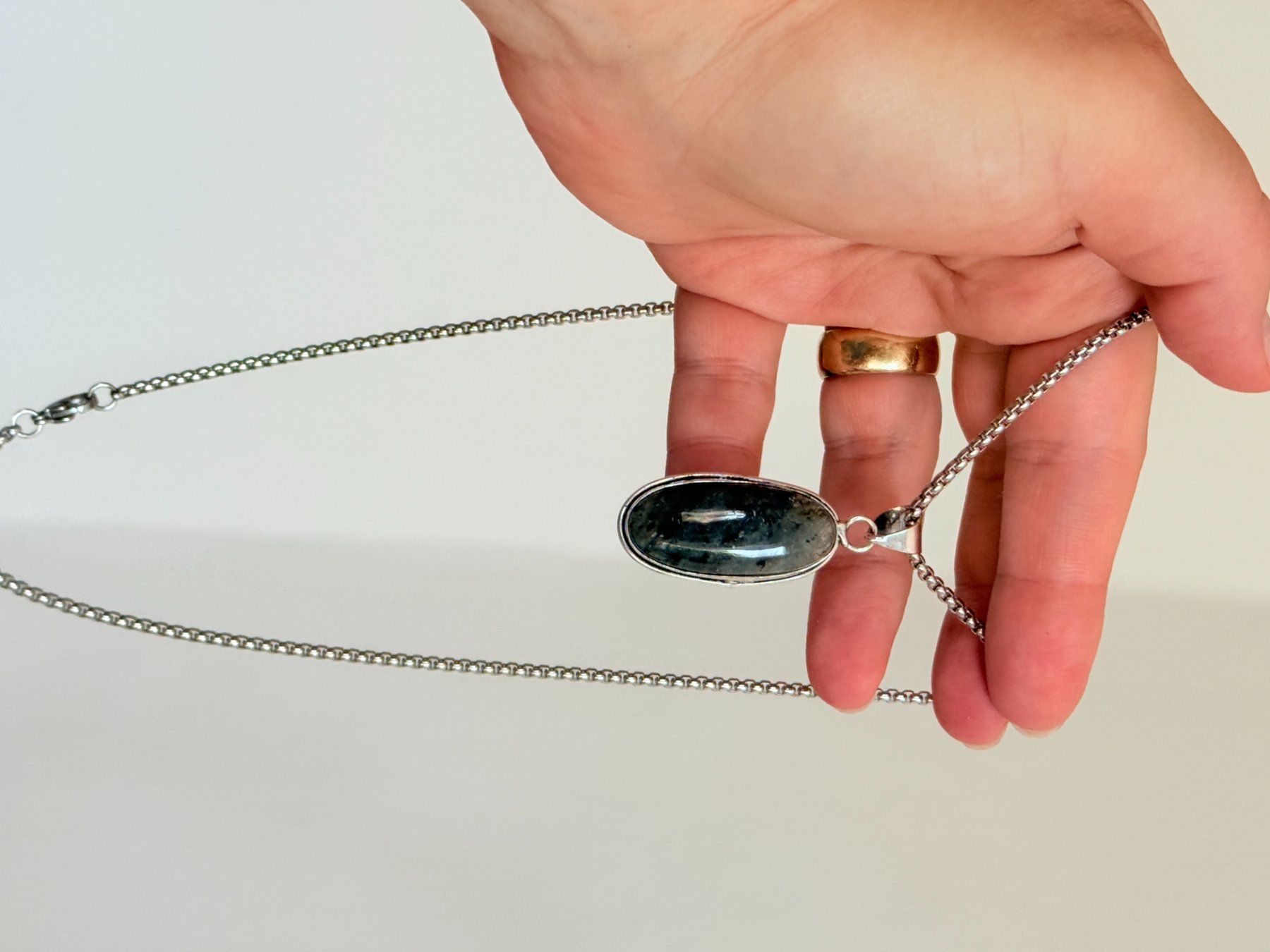 Catenine: Labradorite necklace – Nuovo e nell'imballaggio originale da Genève venduto da AGBERG 1