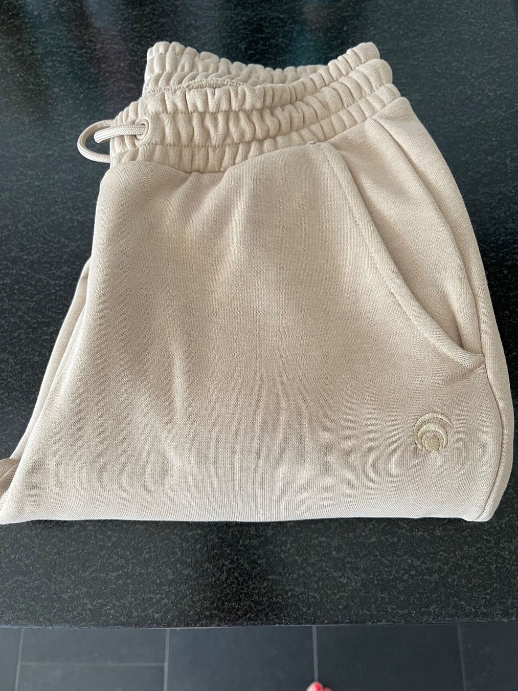 Pantaloni: Oceansapart Jogginghose beige – Nuovo (secondo la descrizione) da Staufen venduto da GiuliettaD 2