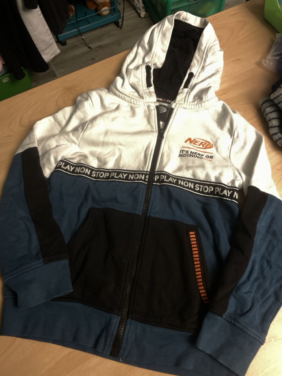 C&A Kleiderpakete & -sets: C&A Set: Nerf Jacke und Jeans, Gr. 134 – Gebraucht aus Obergerlafingen von cabo4 1