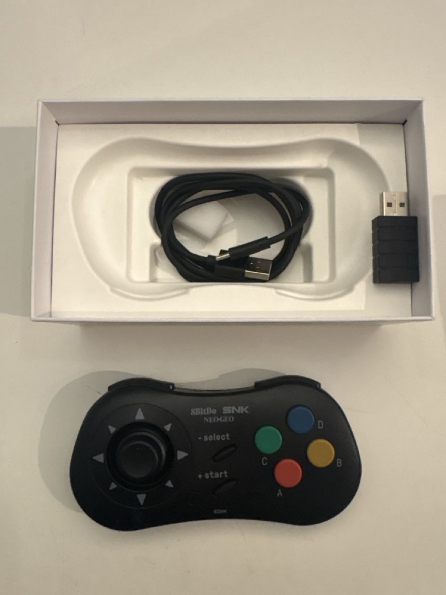 Controller: 8BitDo SNK NeoGeo Wireless Controller neu in OVP – Neu (gemäss Beschreibung) aus Roggliswil von Marla1