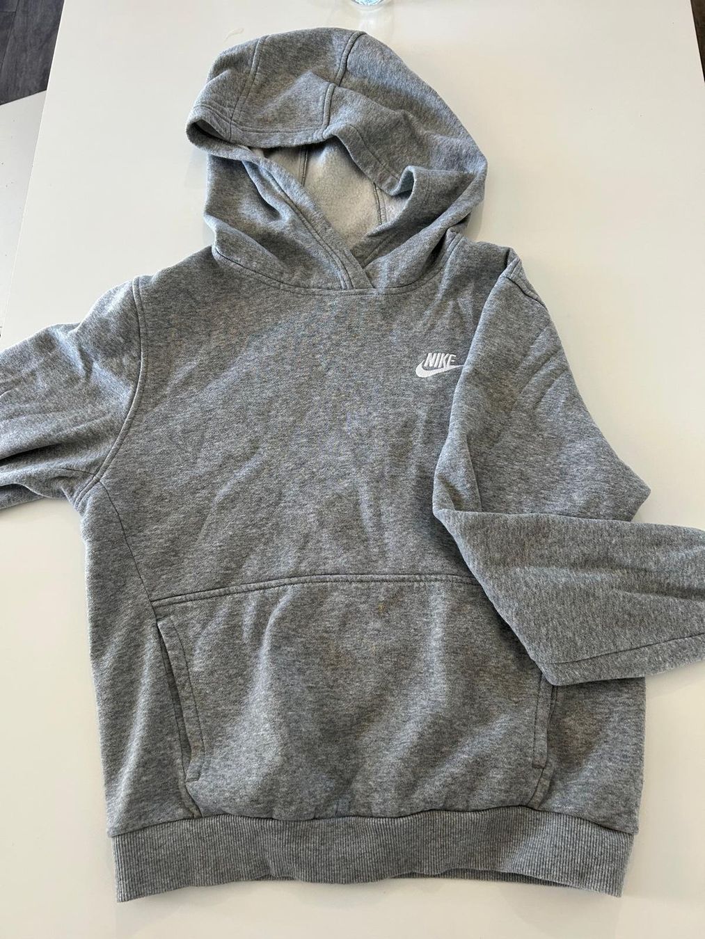 Nike Pullover & Sweatshirts: Pull Nike gris (enfant/ado) – Neu (gemäss Beschreibung) aus Chambésy von mcl_7jtf