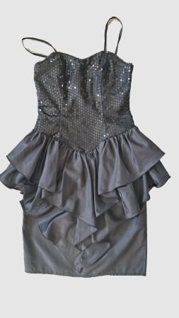 Etuikleid mit Rüschen/Schößchen und Pailletten schwarz Gr.40