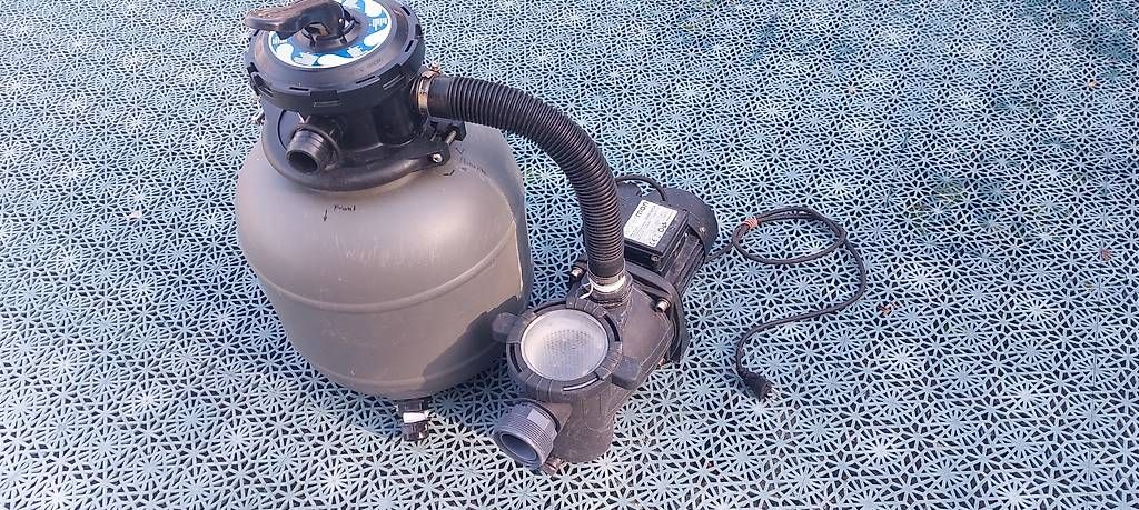 Piscine: Matériel pour piscine – Usato da Belmont-Lausanne venduto da cst_5l7n 1
