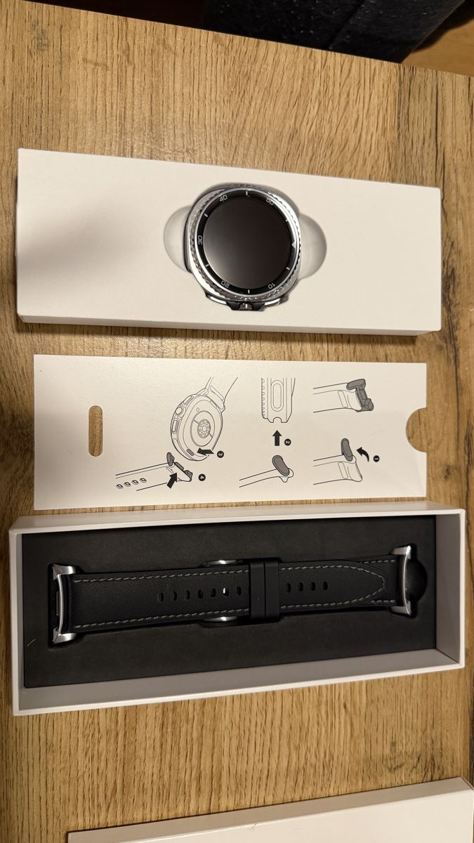 Samsung Smartwatch: Samsung Galaxy Watch8 Classic – Nuovo (secondo la descrizione) da Mettau venduto da _Nicole_ 3