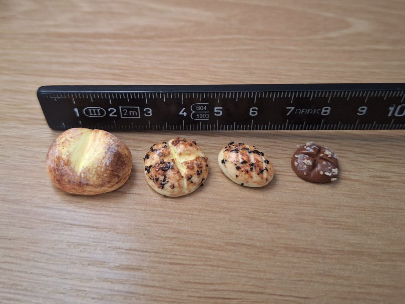 Case e mobili per bambole: Puppenhaus Brot, Mohnbrötchen – Nuovo (secondo la descrizione) da Zürich venduto da HandmadeTinyFood 1