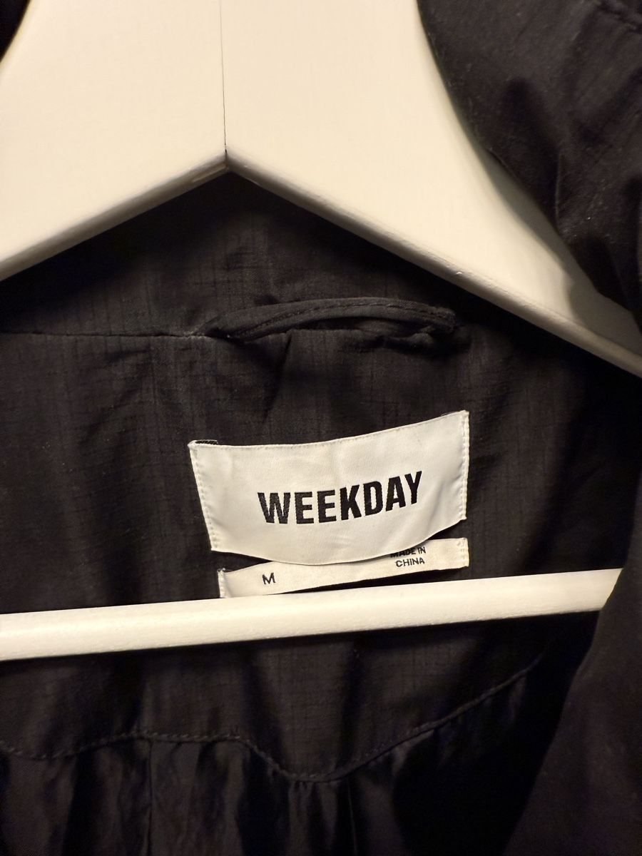 Weekday Giacche: Weekday Winterjacke – Usato da Näfels venduto da sellmemoric 1