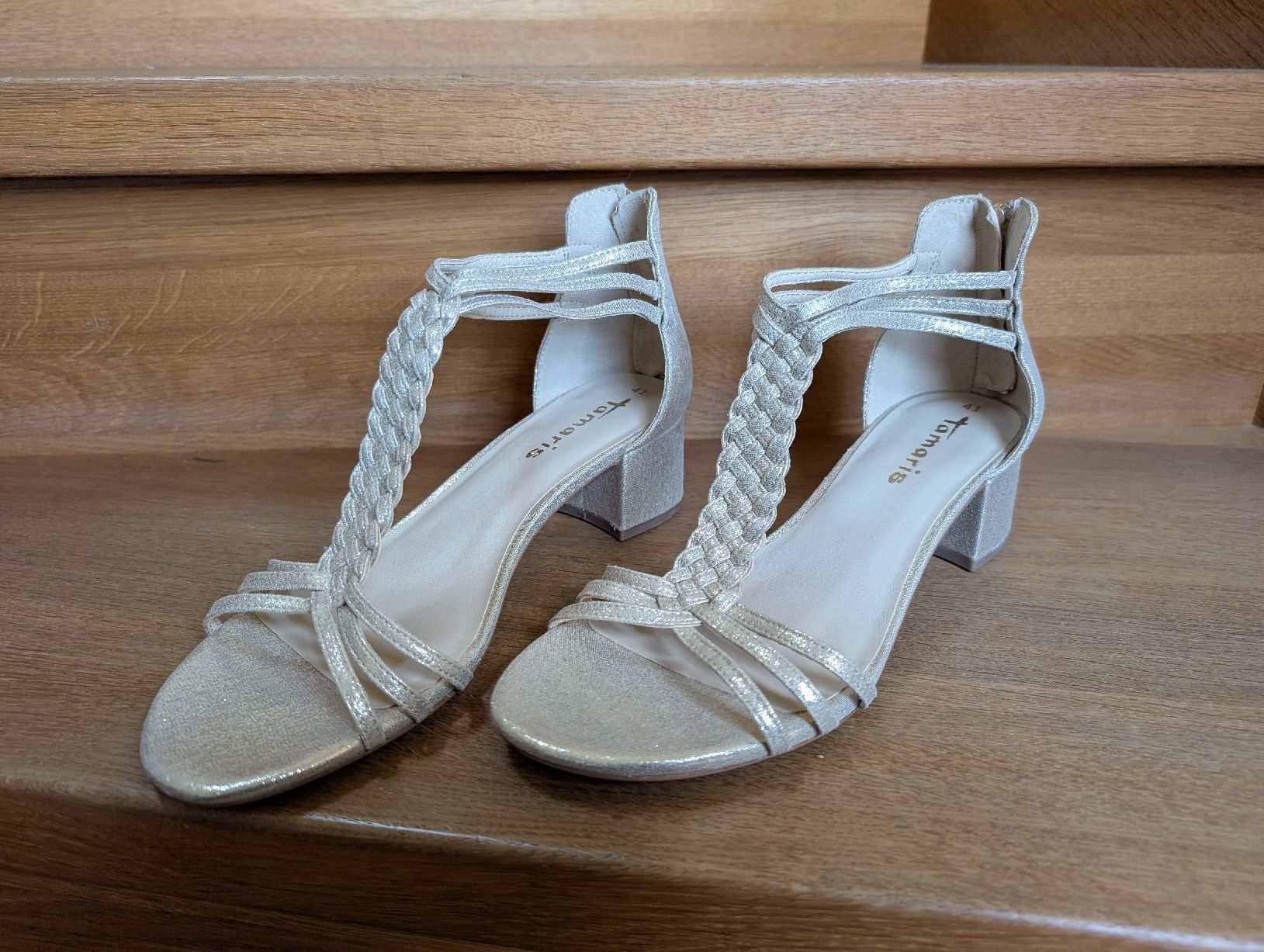 Zalando Scarpe da donna: Sandalen gold, Gr. 41 – Nuovo (secondo la descrizione) da Winterthur venduto da voan 5
