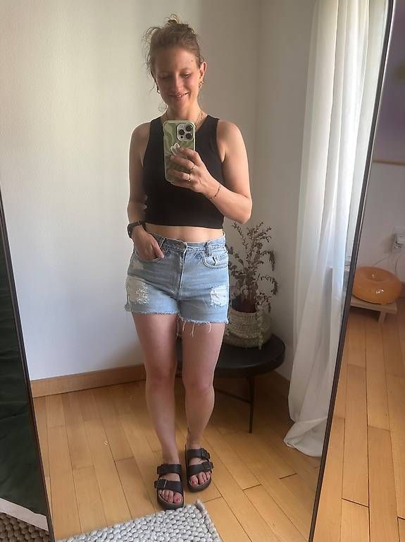 Jeans: Jeans-Hotpants Levis, Secondhand – Usato da Luzern venduto da dariajenni