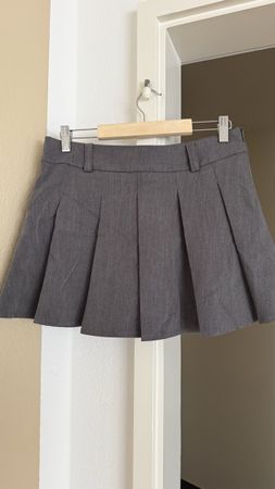 Rock mit Shorts
