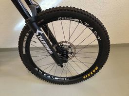 Neuwertiges 27.5 zoll vorder Rad