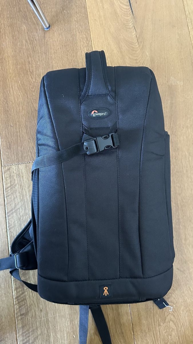 Lowepro Zaini: Lowepro Flipside 300 camera backpack black used – Nuovo (secondo la descrizione) da Triesenberg venduto da mel_d8gv