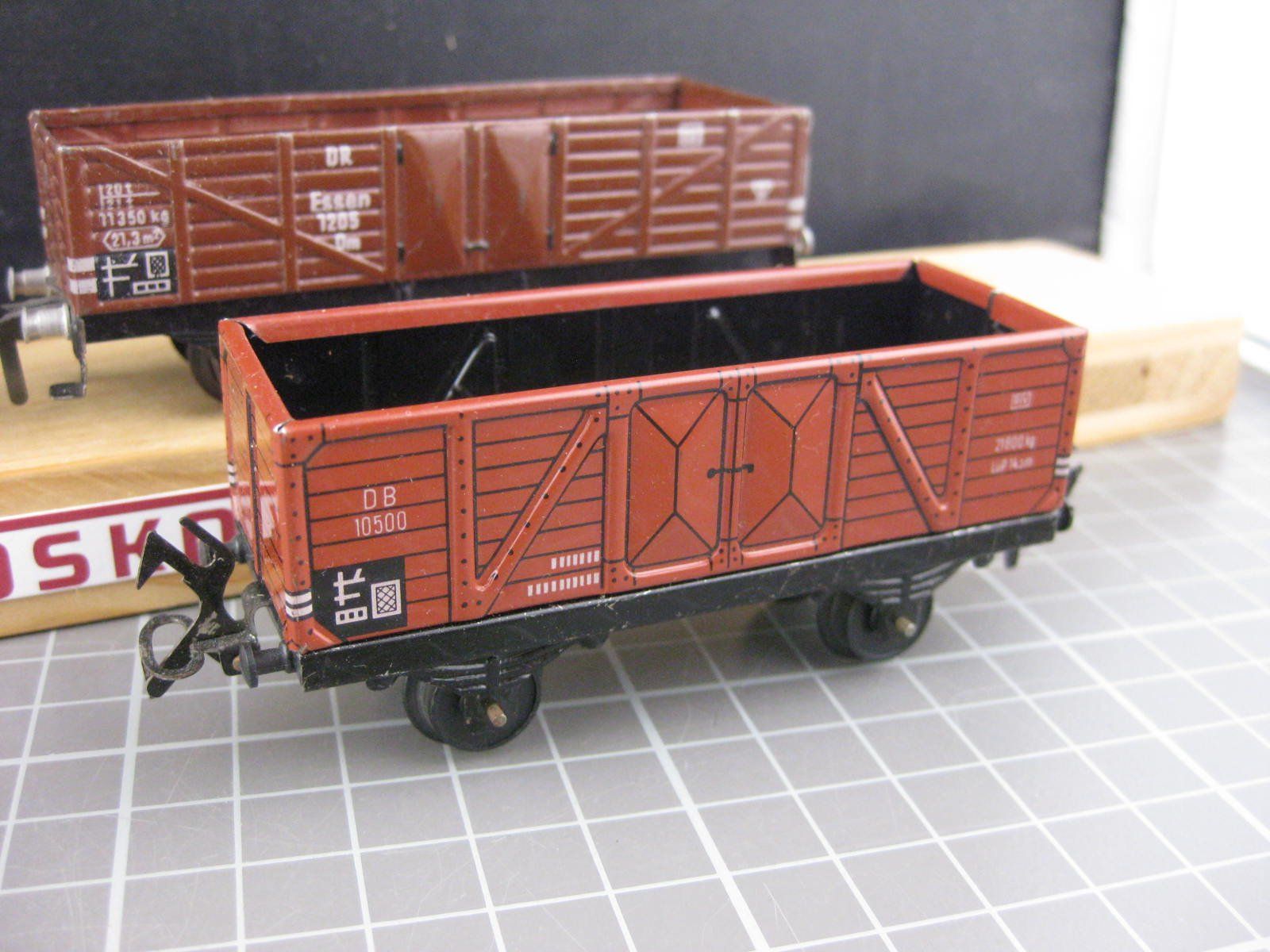Fleischmann Modellini di ferrovie: Fleischmann 3 Güterwagen, ohne OVP, aus Blech – Usato da Malters venduto da Marosko 3