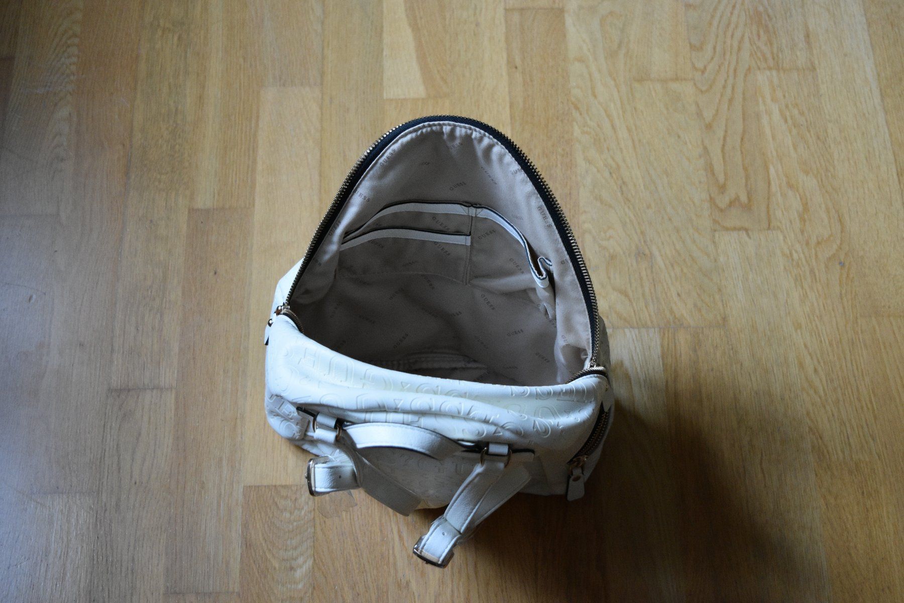 Guess Sacs à dos: Guess Damen Rucksack NEU – Neuf (Voir description) à Zürich par johnny.tifosi 3