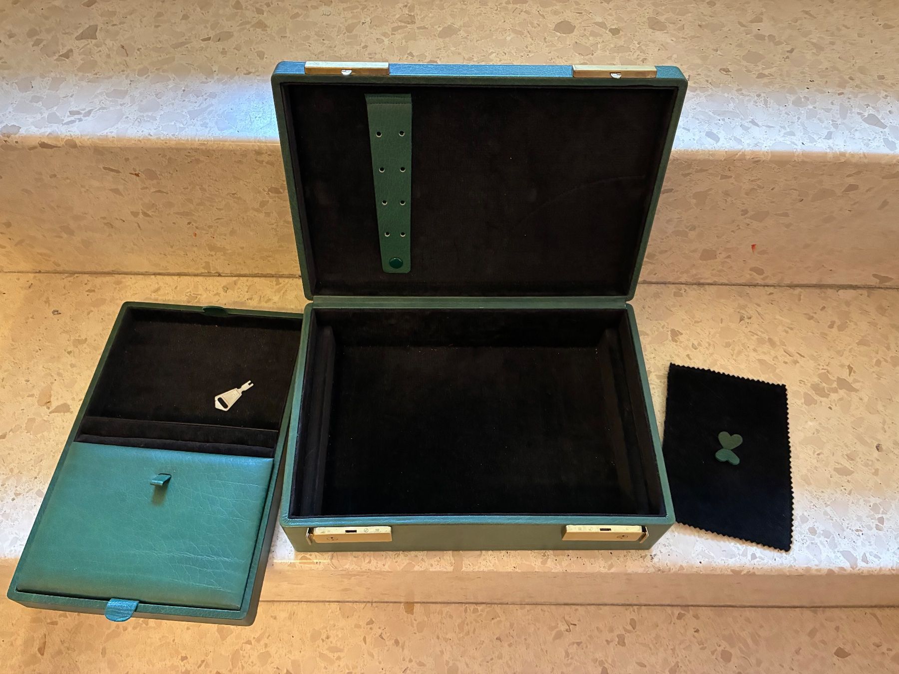 Portagioie: Elegante Schmuckschatulle - Leder – Usato da Bettlach venduto da Brissoni 4