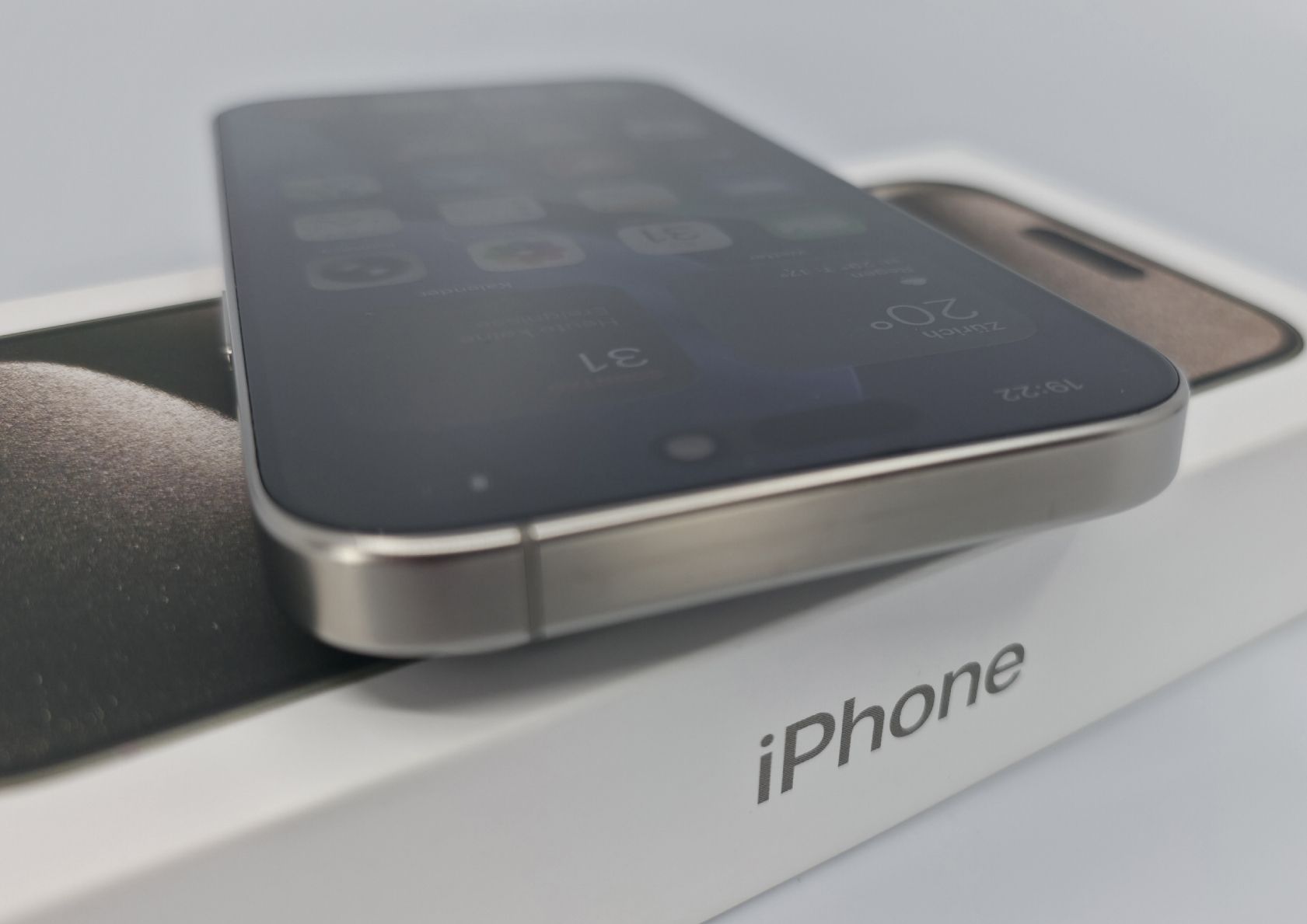 Apple Telefoni cellulari / Smartphones: iPhone 16PRO - 128GB – Usato da Hildisrieden venduto da Kuwai14 2