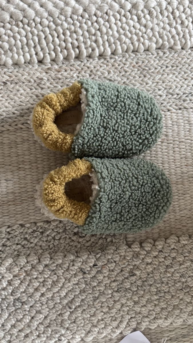 Zara Scarpe per ragazzi: Hausschuhe Zara Home 22/23 – Usato da Aeschi b. Spiez venduto da dar_sjp8 2
