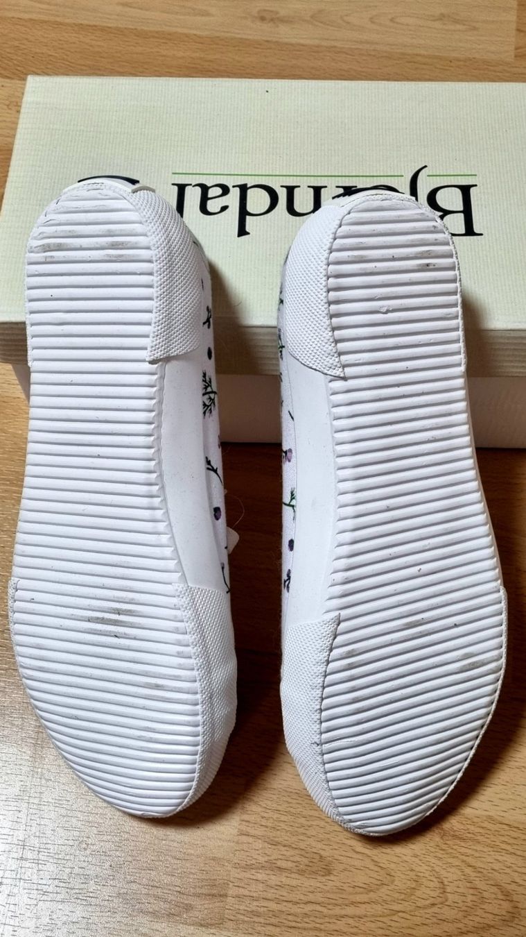 Scarpe da donna: Süsse Stoffsneakers Gr. 40 – Nuovo (secondo la descrizione) da Effretikon venduto da lenalisa63 4