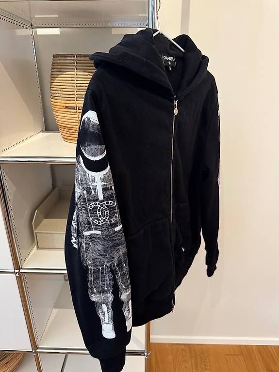 Chanel Jacken: CHANEL JACKE ASTRONAUT – Neu (gemäss Beschreibung) aus Schwyz von bofb 1
