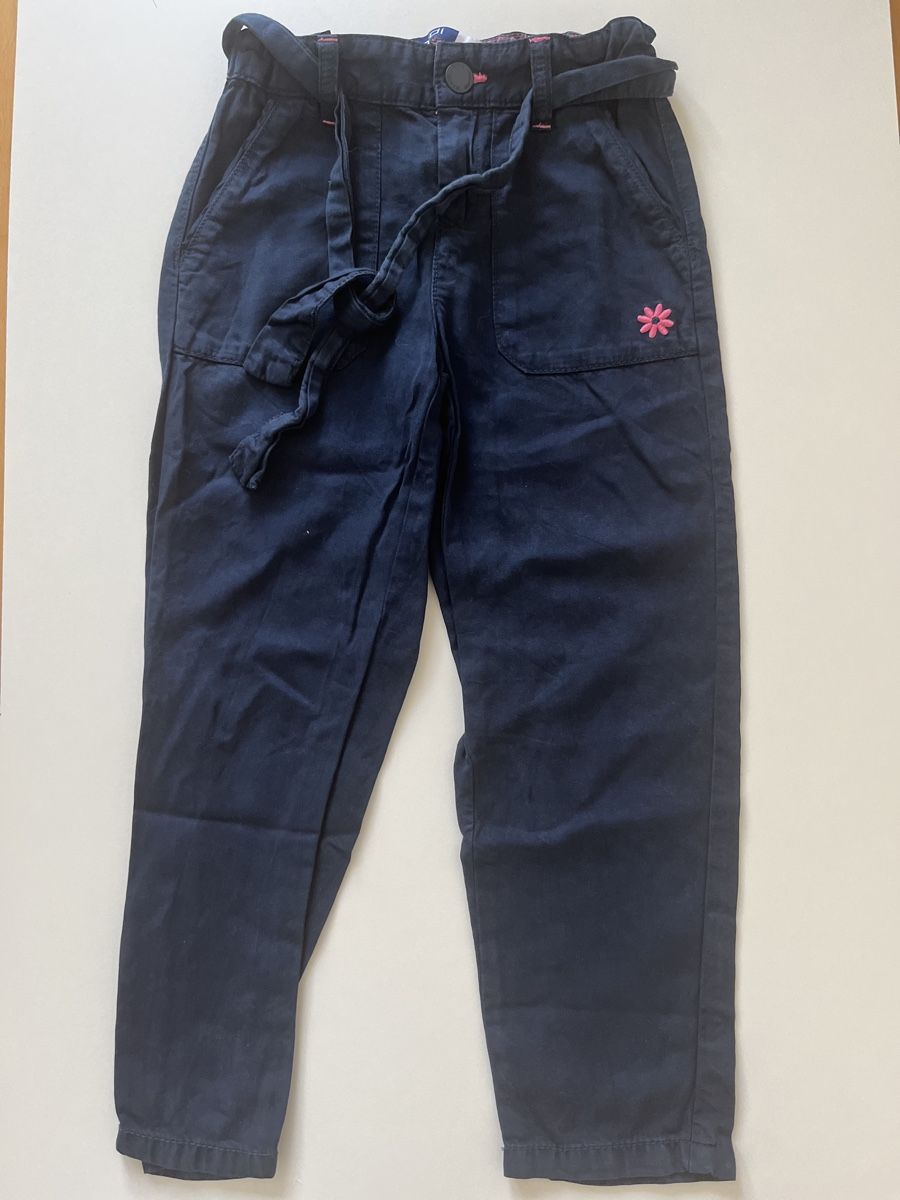 Okaidi Hosen: Pantalon fille Okaidi 7 ans – Gebraucht aus Geneve von maremonte