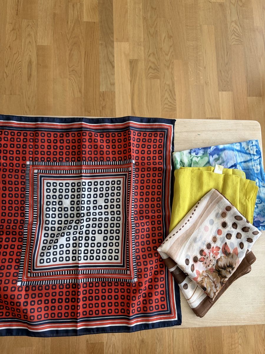 Foulard & Sciarpe: Seiden foulards  – Usato da Luzern venduto da mos_ckq2 2