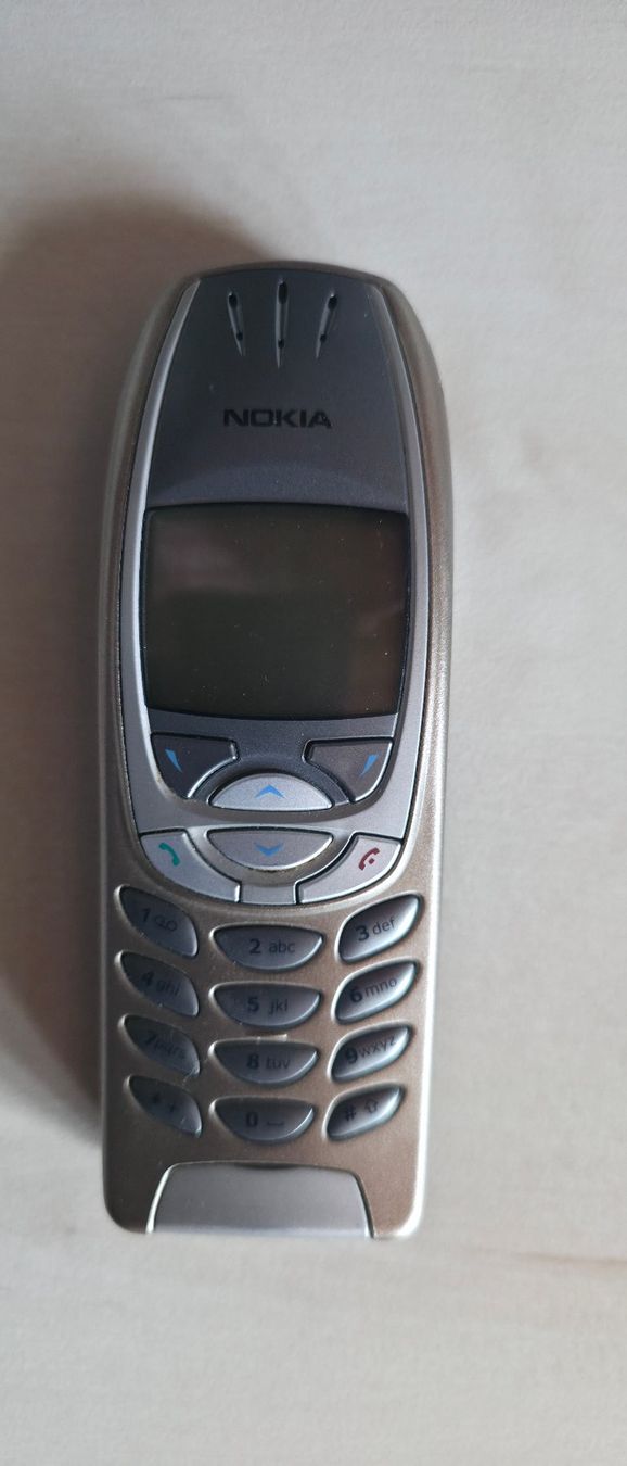 Nokia Telefoni cellulari / Smartphones: 2x Nokia 6310 mit Zubehör – Usato da Aarburg venduto da Se20 3
