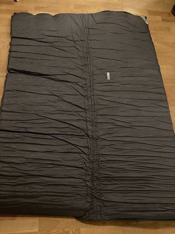 Tapis de sol: Isomatten aufblasbar – D'occasion à Zürich par ElineK