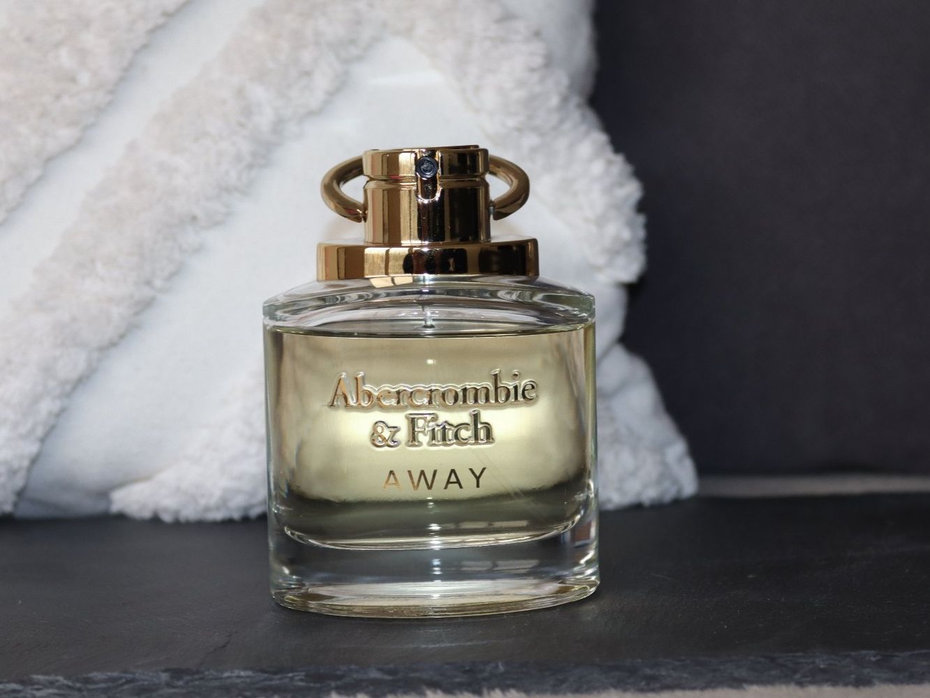 Abercrombie Profumi & Eau de Toilette: Abercrombie & Fitch Away EDP 100ml – Nuovo (secondo la descrizione) da Dänikon ZH venduto da tug_m9b6 2
