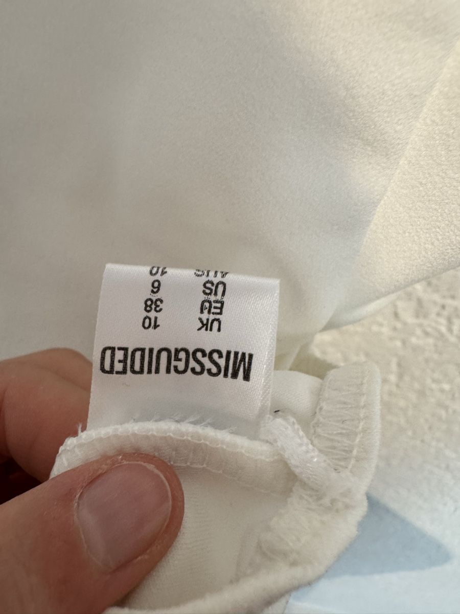 Top: MISSGUIDED Body weiss Cut outs Gr. 38 / M – Usato da Fislisbach venduto da KolibriSecondhand 4