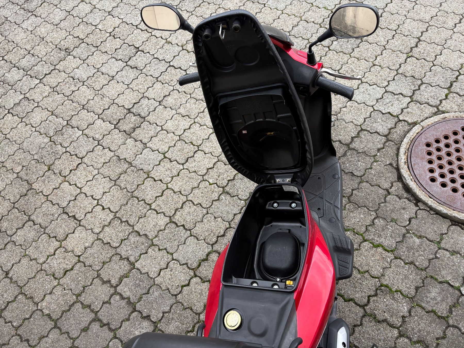 Sym Scooters: Roller SYM Orbit 125 ab Fr. 1.- – Gebraucht aus Einsiedeln von E-Street 9