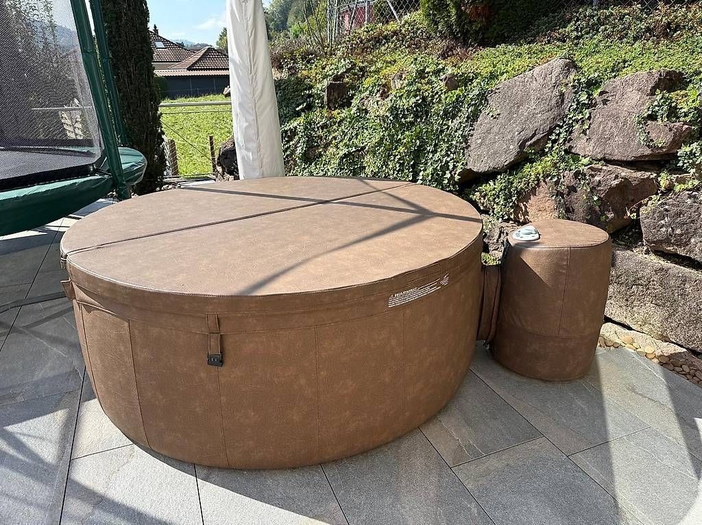 Softub Whirlpool: Ausstellungsmodel Softub 300+ Resort in Mocca – Neu (gemäss Beschreibung) aus Schongau von Immocar 2