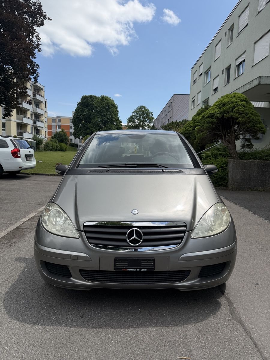 Mercedes-Benz Automobili: Mercedes A170 mit MFK – Usato da Thun venduto da illysh 2