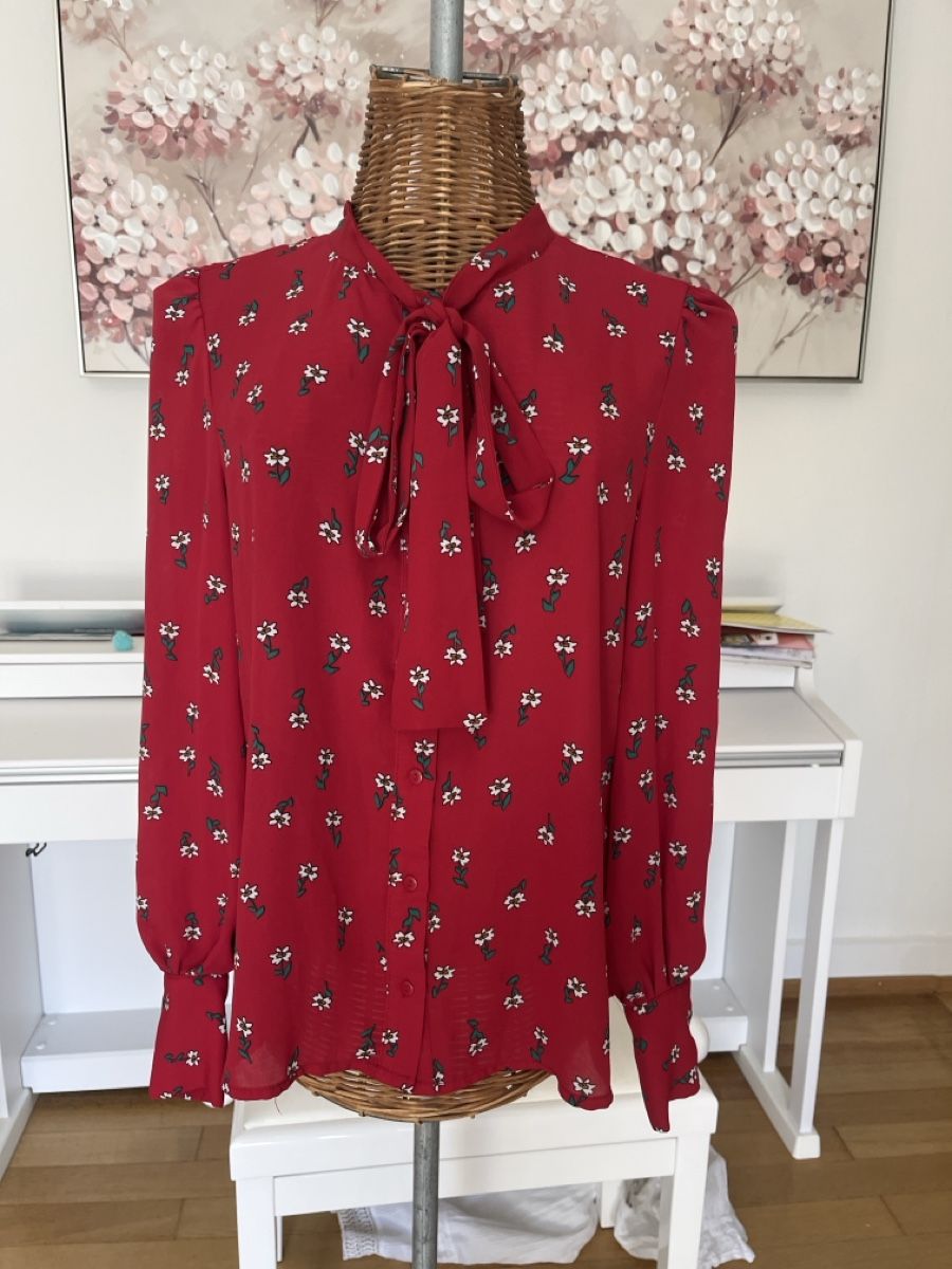 Only Camicette: Bluse von Only, Blumenmuster und Schleife – Usato da Solothurn venduto da Bobesch08 1