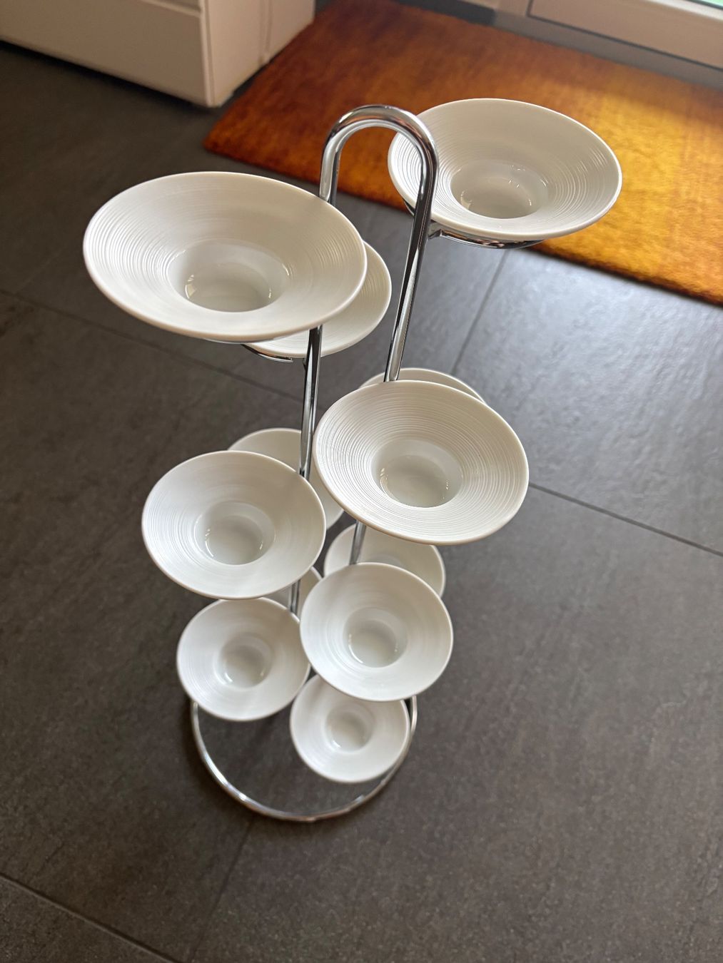 Services de table: Schalenset mit Ständer – D'occasion à Schübelbach par S1CH 1