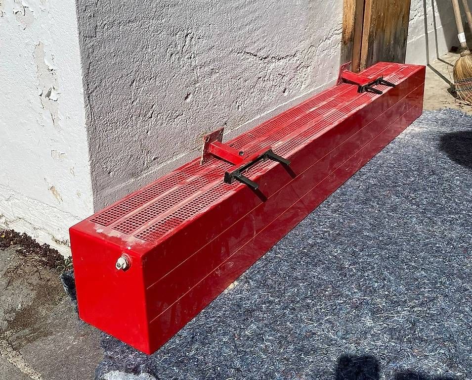Radiatori: A vendre radiateur rouge – Usato da La Tour-de-Peilz venduto da Cora57 1