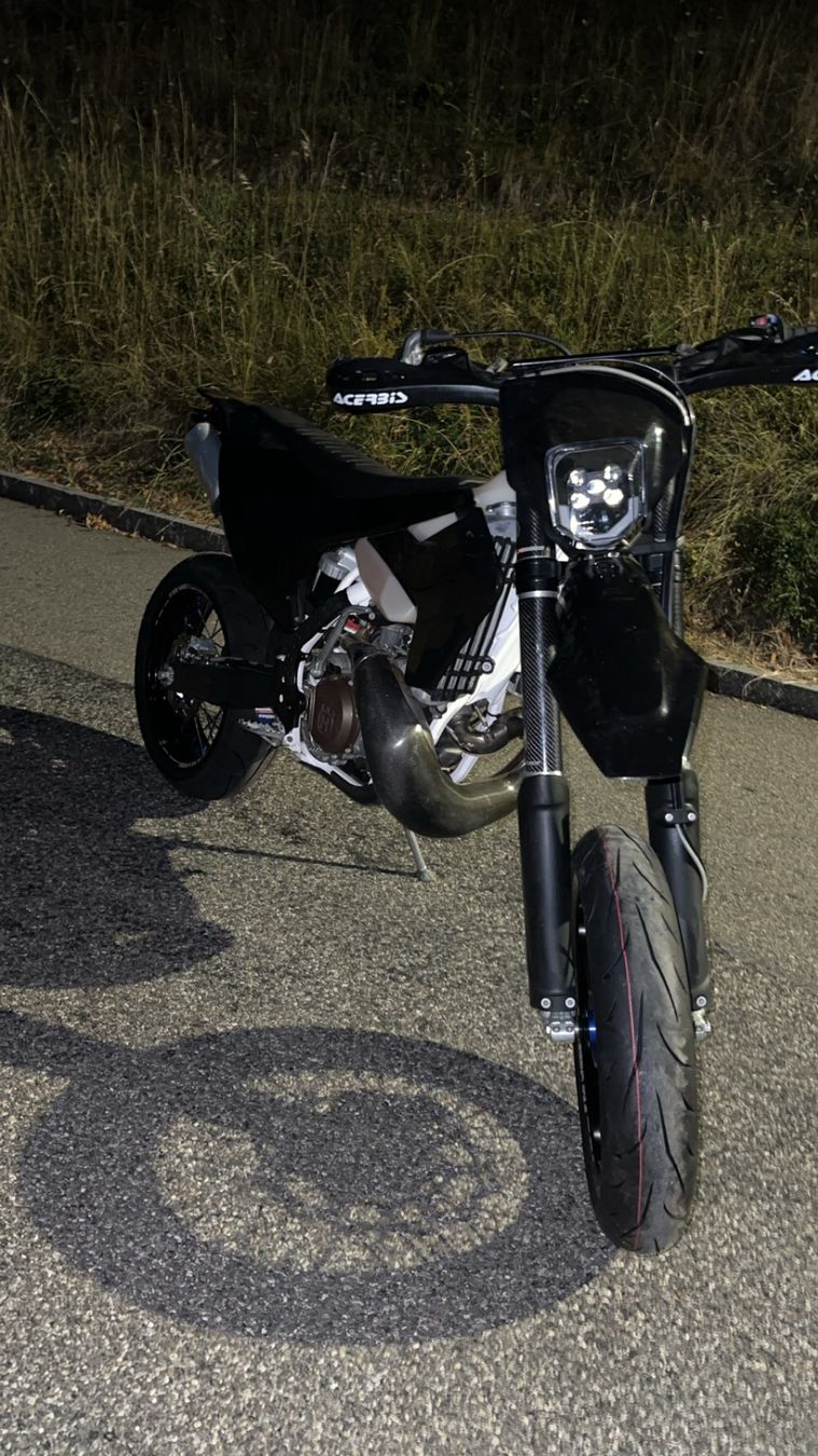 Husqvarna Route: Husqvarna te250 2016 – D'occasion à Wahlen b. Laufen par subudu 3