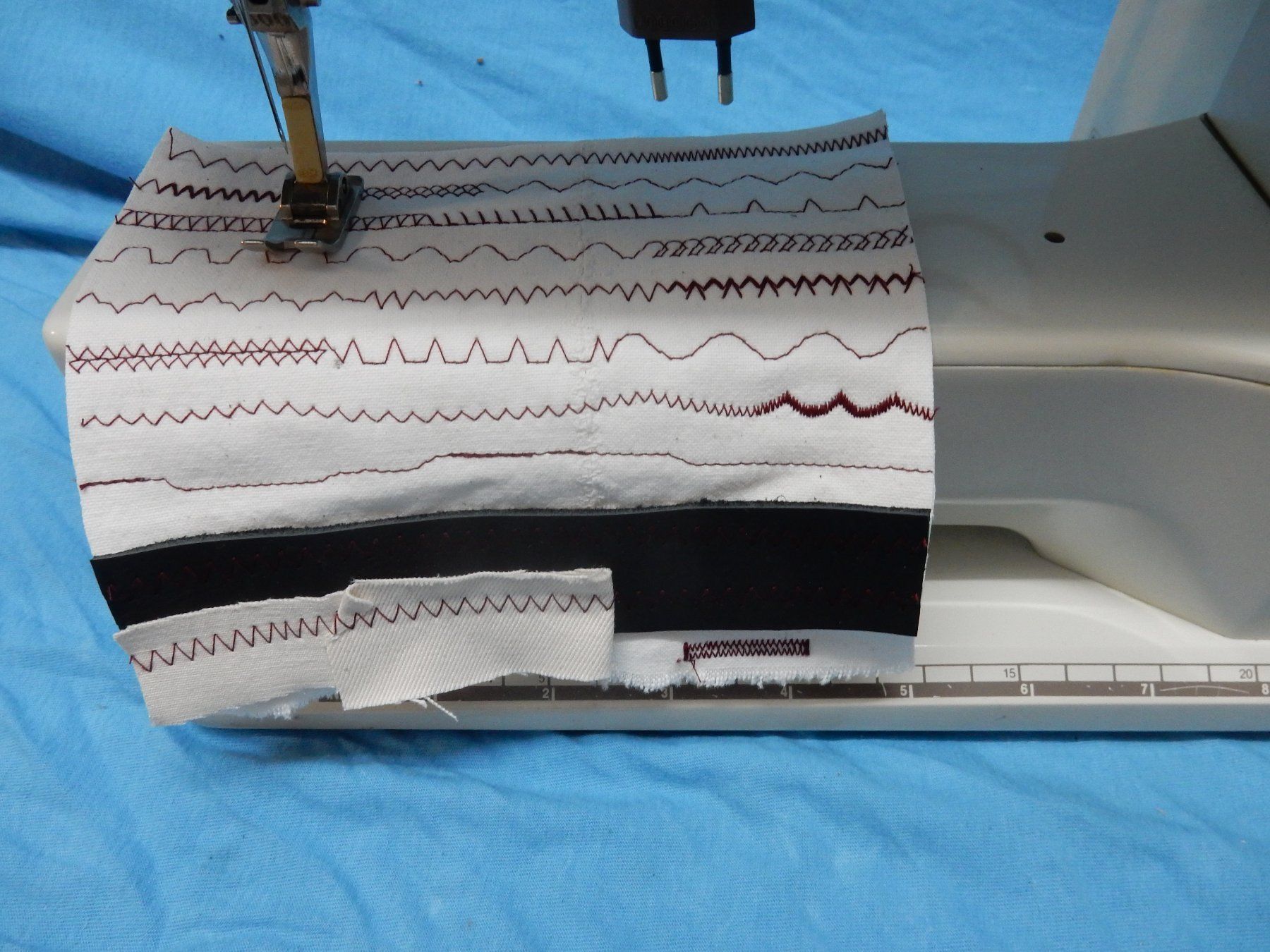 Bernina Machines à coudre: Bernina 931    ****Schnäppli ab Fr. 1.00****       26082 – D'occasion à Watt par Mariposa49 6