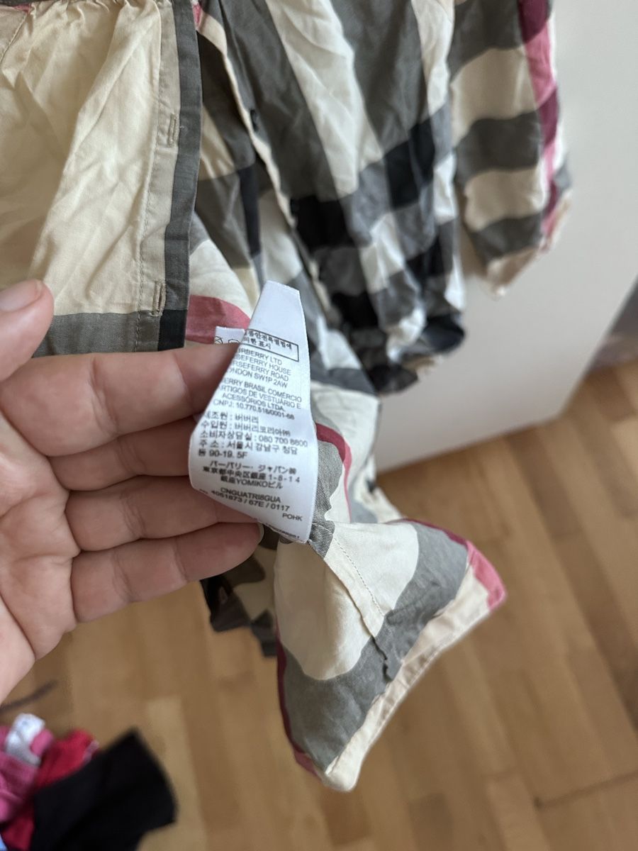 Burberry Blouses, T-shirts & Tops: Burberry Top – D'occasion à Dürrenroth par tvy_bh56 7