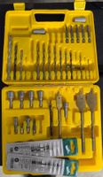 Werkzeugkoffer mit Bohrern und Bits guter Zustand