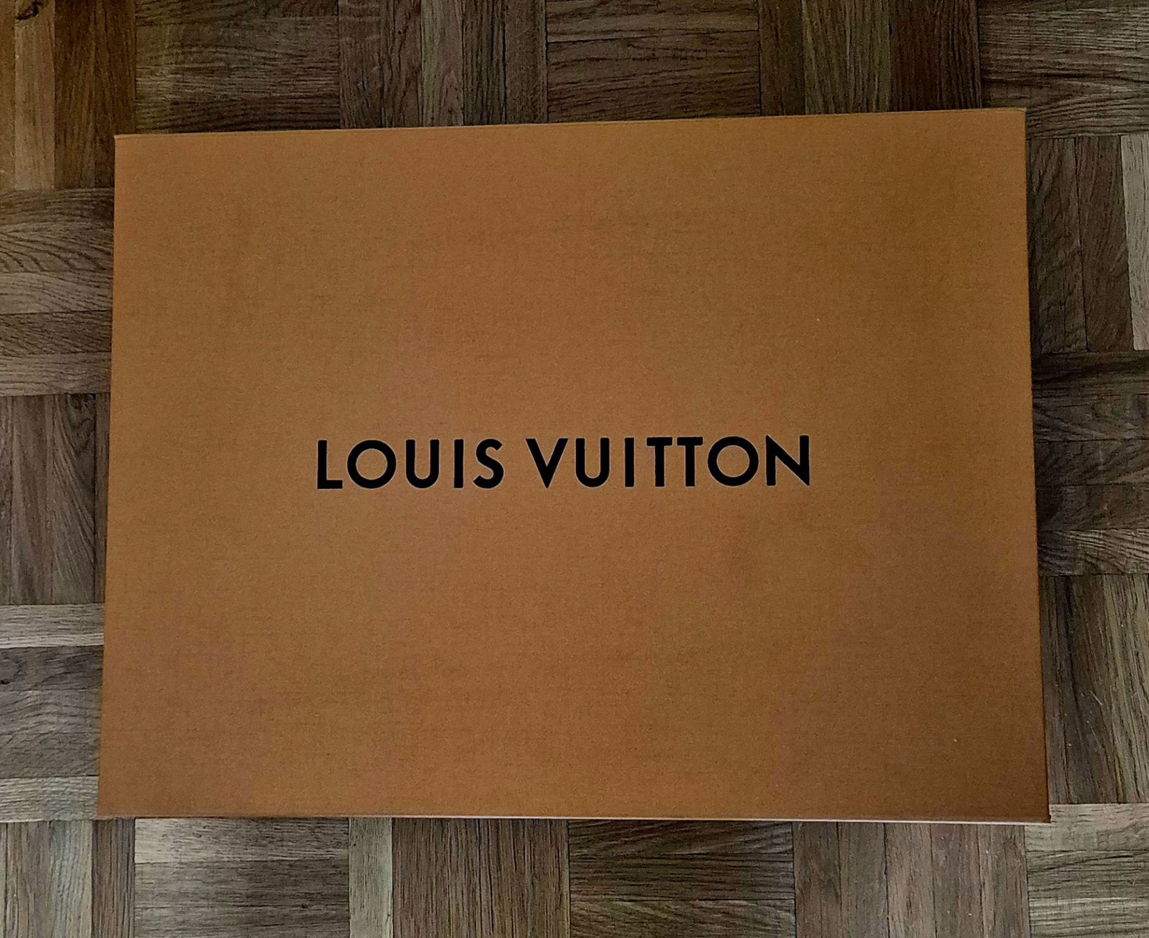 Louis Vuitton Sonstiges für Haushalt & Wohnen: Boîte Louis Vuitton – Neu (gemäss Beschreibung) aus Neuchâtel von simbajoyce123