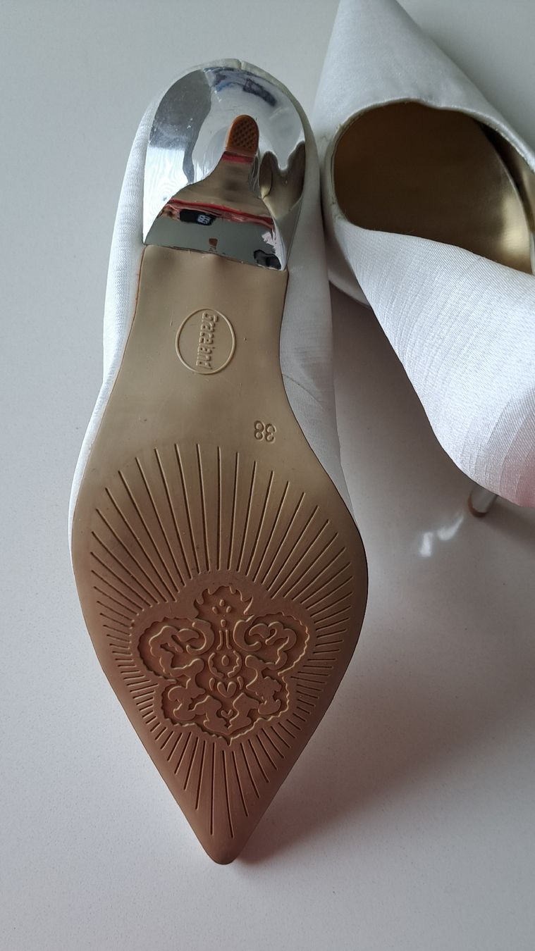 Graceland Scarpe da donna: Schöne weisse Pumps Gr. 38 NEU – Usato da Emmen venduto da Huwimark 2
