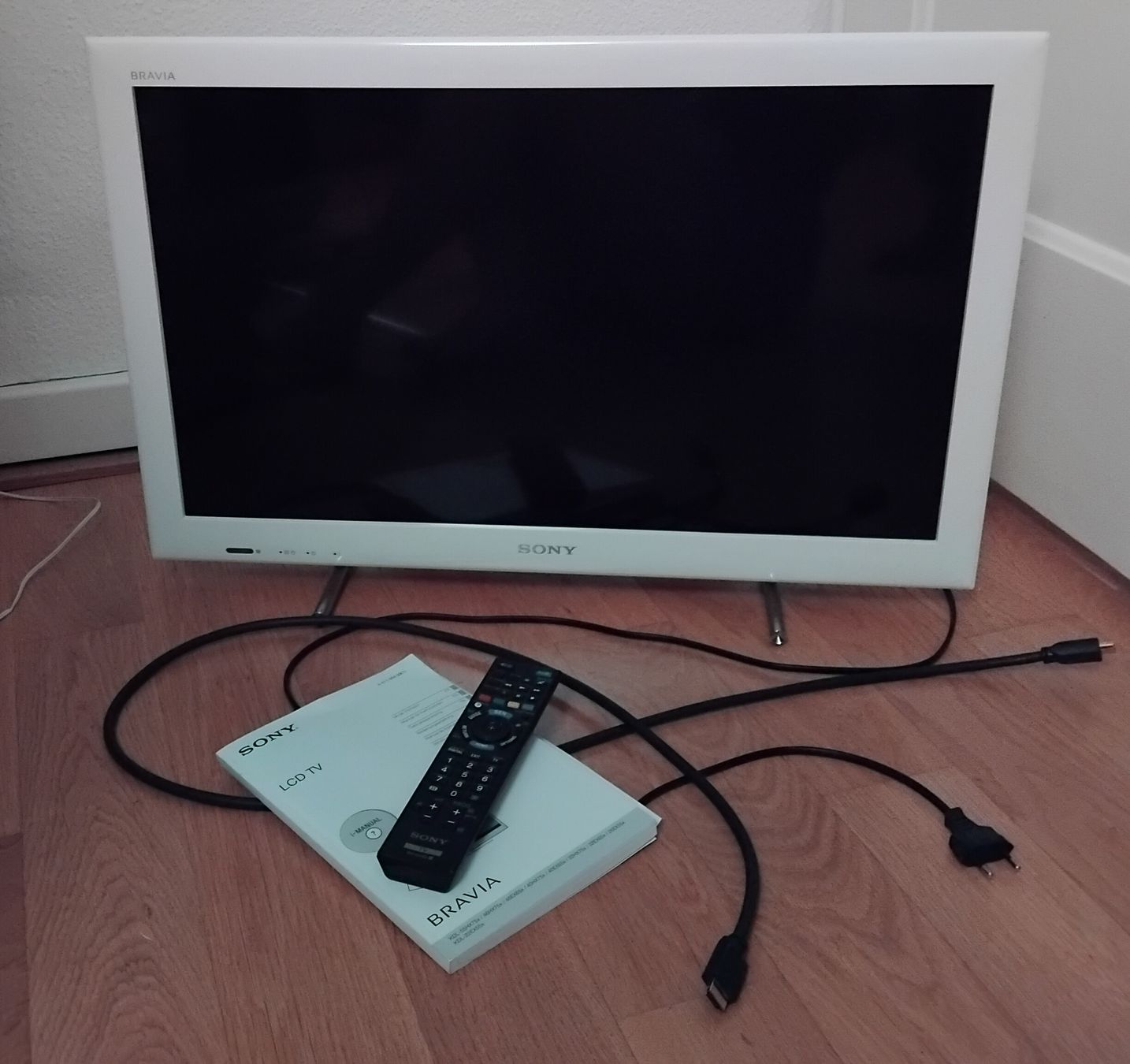 Sony Televisori: Sony TV KDL-26EX550 – Usato da Zürich venduto da redhairedgal_13