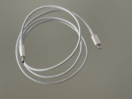 USB-C to lighting