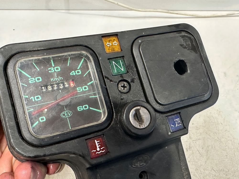 Abdeckung Mittelkonsole Für Mercedes W123 - Oldtimerhandel