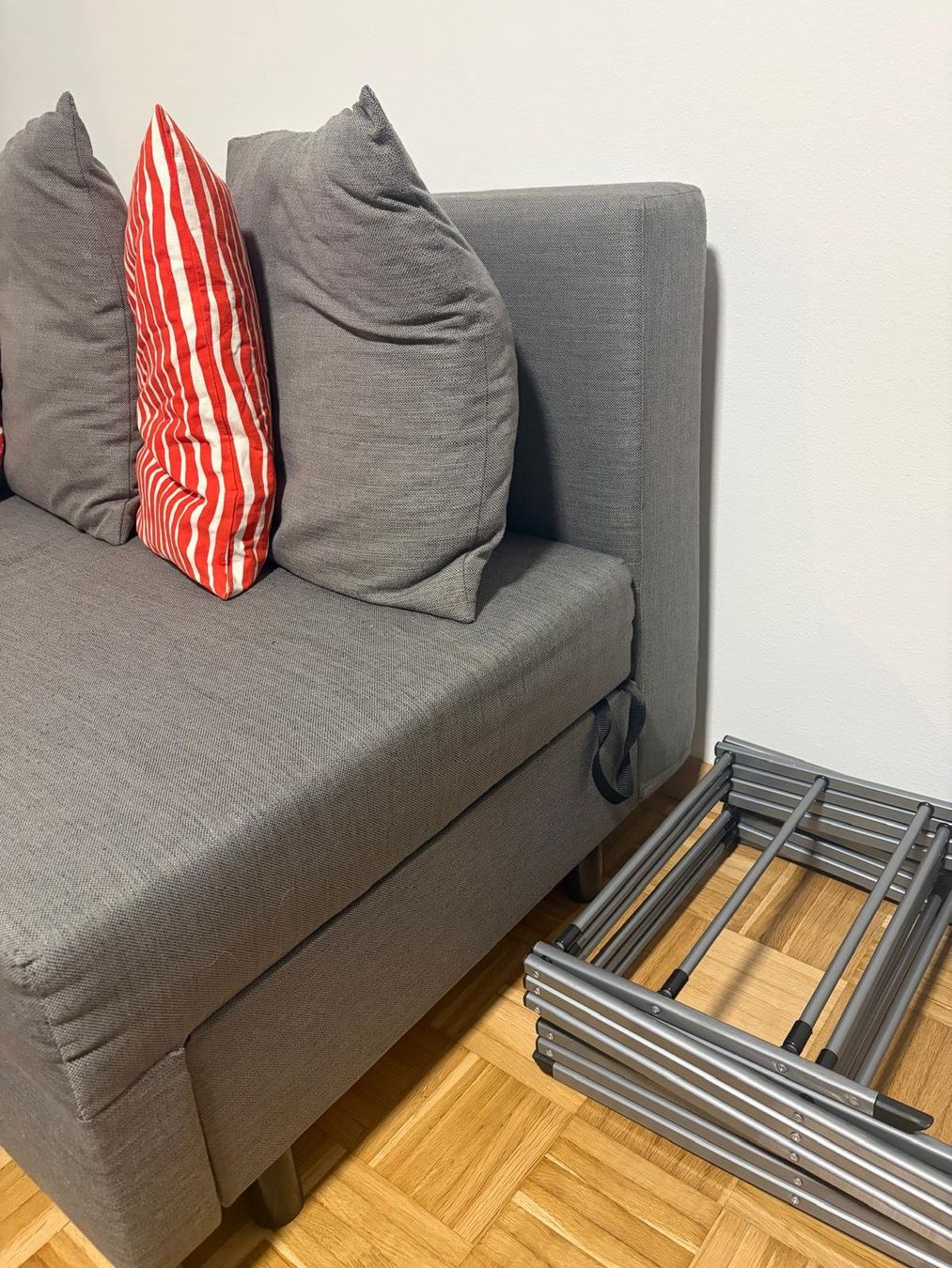 Ikea Divani: Ecksofa mit Hocker grau guter Zustand – Usato da Worben venduto da tob_2c6h 2