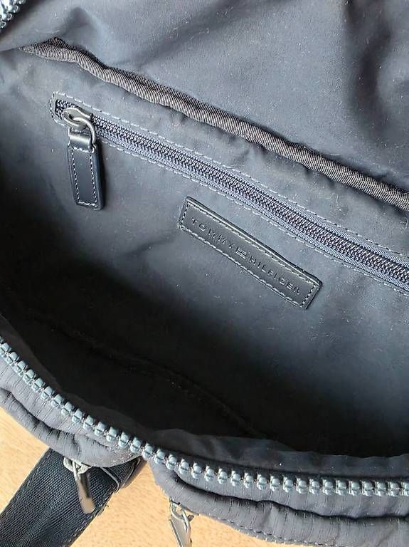 Taschen: Bauchtasche Tommy Hilfiger  – Gebraucht aus Ostermundigen von d-p73 2