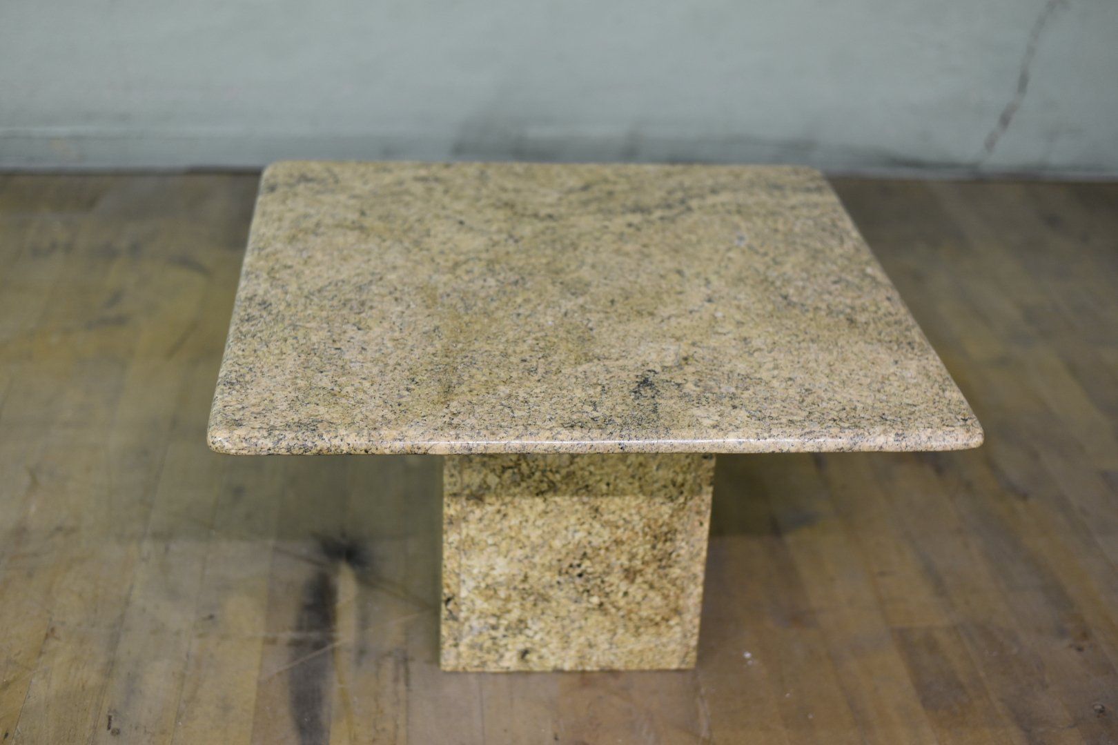 Tavoli: Couchtisch aus Granit – Usato da Lichtensteig venduto da UsedIN 4