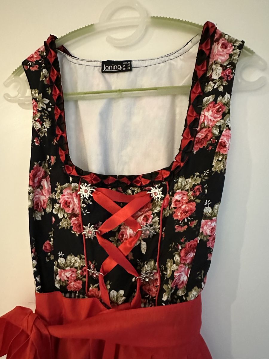 Costumi: Schönes Dirndl Grösse 42 – Usato da Rafz venduto da Dilifledermaus 2