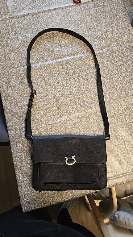 Borse da donna: Umhänge Tasche – Usato da St. Gallen venduto da SabineBine